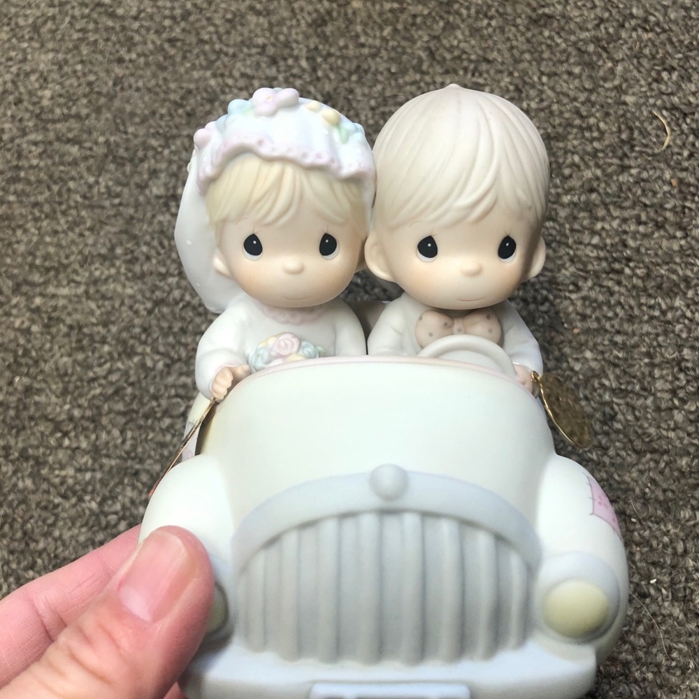 Precious Moments “Wishing you roads to happiness”